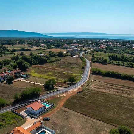 Franka With Private Pool