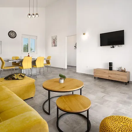 Franka With Private Pool 别墅 *