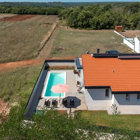 Franka With Private Pool *