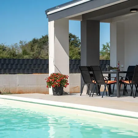 Franka With Private Pool * Krnica