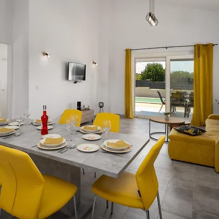 Franka With Private Pool *