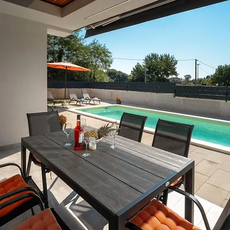 Вилла Franka With Private Pool Крница