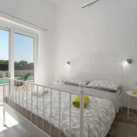 Franka With Private Pool * Крница