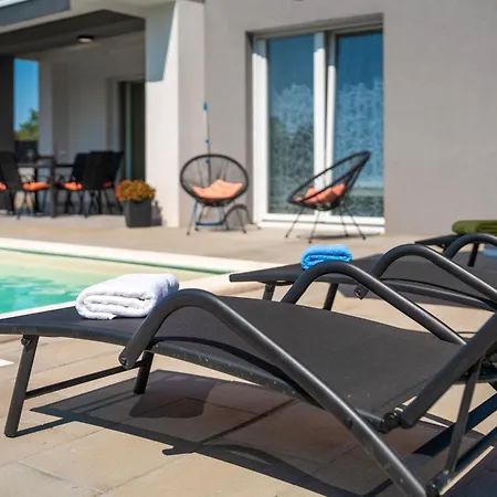Franka With Private Pool Вилла Крница