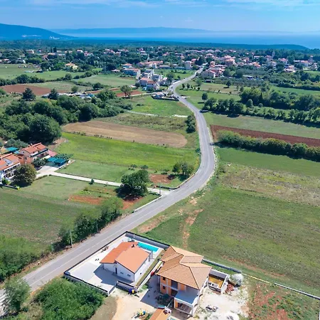 Franka With Private Pool