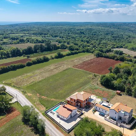 Franka With Private Pool