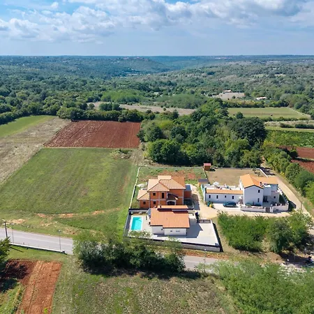 Franka With Private Pool Villa *