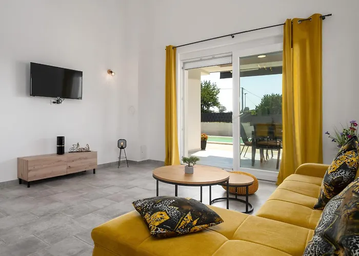 Villa Franka With Private Pool Krnica