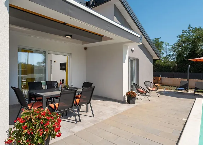 Franka With Private Pool