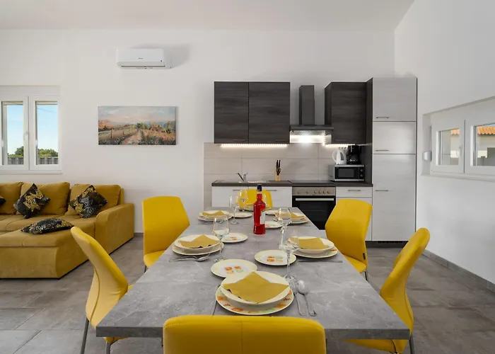 Franka With Private Pool 빌라 크르니카