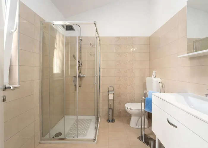 Franka With Private Pool