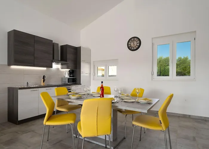 Franka With Private Pool