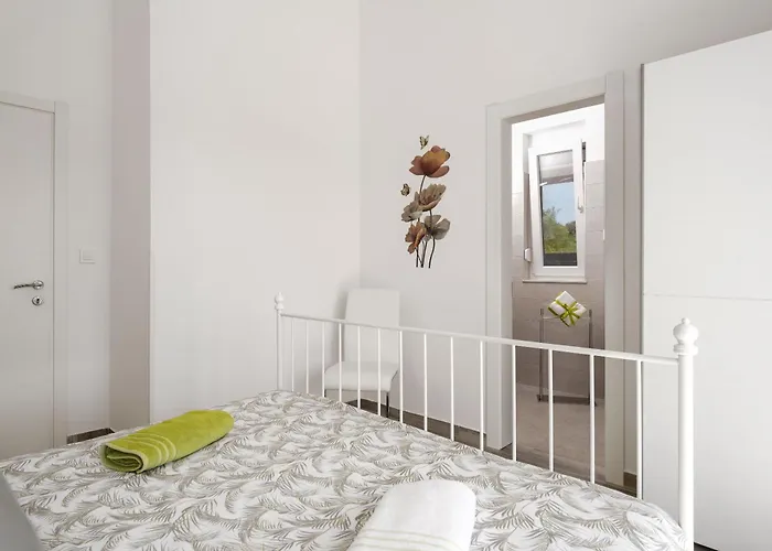 Franka With Private Pool