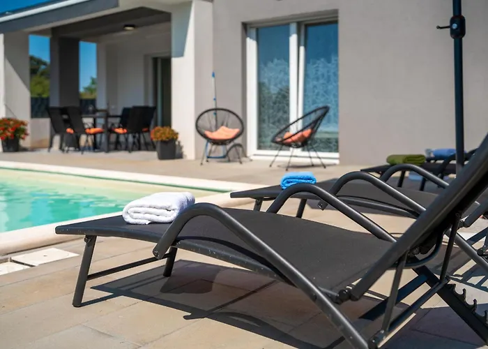 Franka With Private Pool 빌라 크르니카